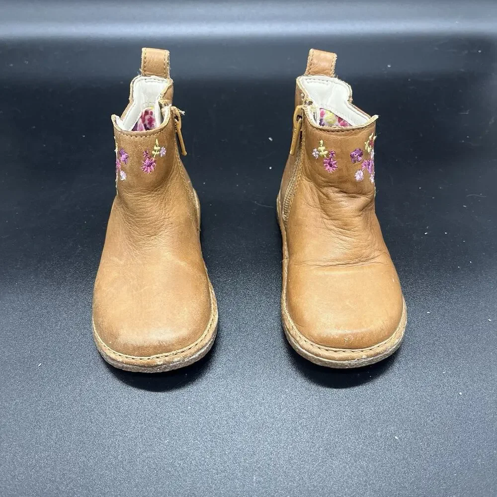 Clarks brown leather toddler boots size 5 embroidered floral